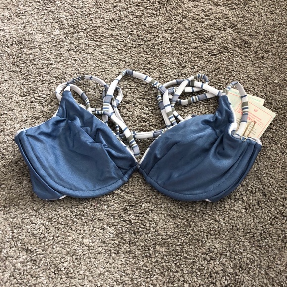 Maaji NWT Swim Top Reversible Skyline Lovely Print - Picture 5 of 5